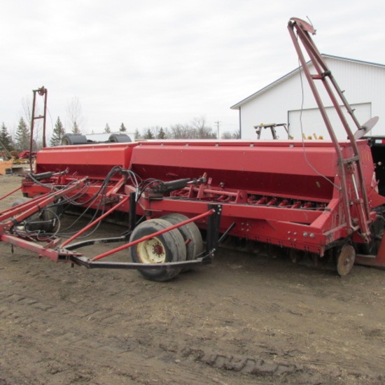 24'  IHC 6200  PRESS DRILL, fert., markers, w/26' 2 PT. HYD. DRILL TRANSPORT ph. 701 739-1822