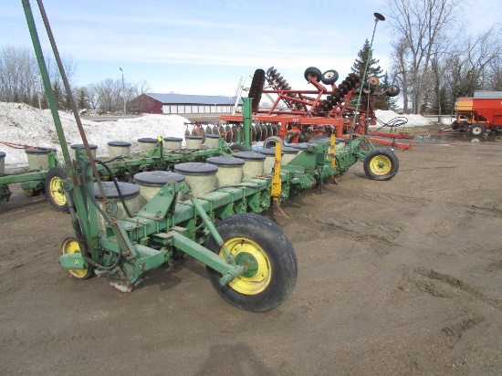 12-22" JOHN DEERE # 71 3 PT. FLEX PLANTER, markers, soybean plates, fiber glass hoppers
