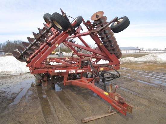 24' KEWANNEE ROCK FLEX TANDEM  DISK w/ harrow, guage wheels, 9" spacing, rear blades 20"