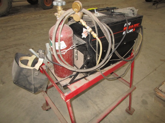 SOLAR MODEL 2110 110V WIRE FEED PORTABLE  WELDER, tank included, 701 739-1822