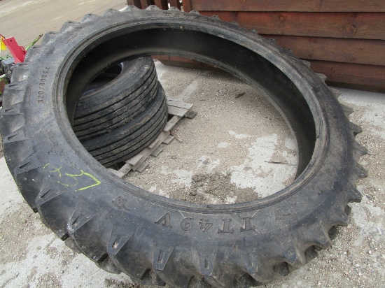 NEW TITAN 320/90R/54"