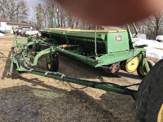 30' JOHN DEERE 9350 PRESS DRILLS, fert., grass seed, markers, transport, located in Roseau area