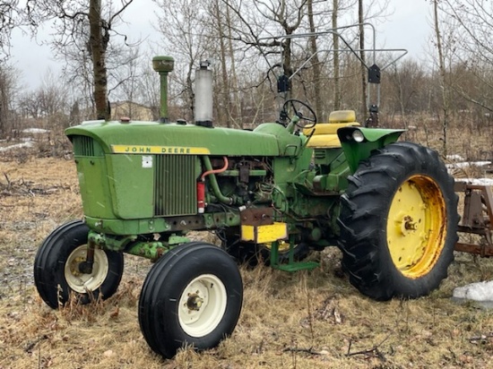 JOHN DEERE 4010 GAS, 3 pt., 2 hyd., 18.4 x 38" tires, needs carb.work, located in Stephen Karlstad