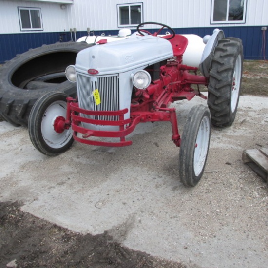 FORD 8N, over hauled, new 12.2 X 28" tires, 4:00 X 19 SL frt tri ribs, exc. paint, 3rd link,