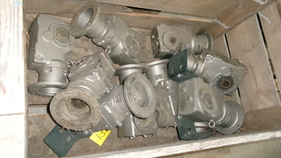 10 GEAR BOXES,  BOX OF SPROCKETS & HUB / BUSHINGS
