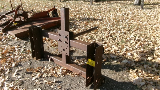 LOADER MOUNT HAY FORK