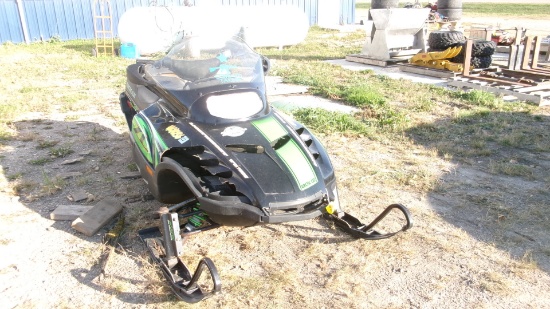 2000 ARCTIC CAT ZL 500 SNOWMOBILE, 6000 miles, starts & runs, new plugs, ph. 689-1675