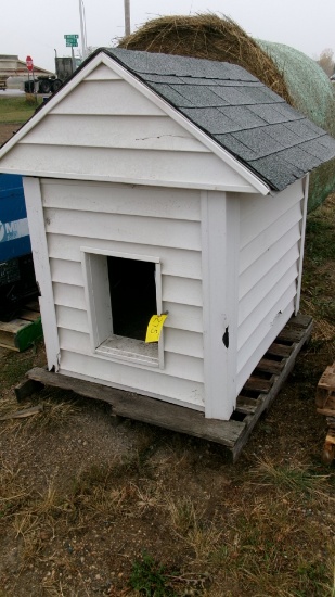 3' x 4' DOG HOUSE