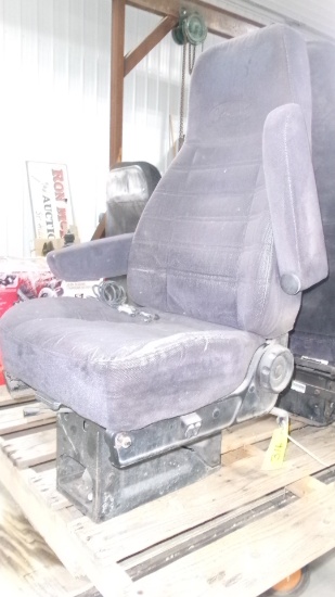 PETERBILT AIR SEAT