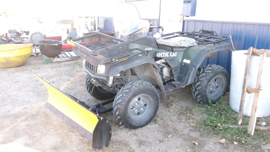 2004 ARCTIC CAT 400 4 x 4 w / PLOW , manual, current reg., runs good, could use battery, 2800 miles,