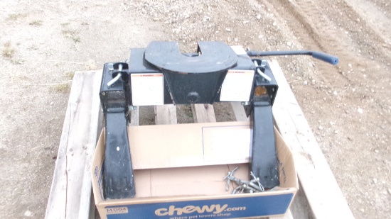 REESE PRO SERIES 15,000 # ELEVATED 5TH WHEEL CAMPER HITCH, no rails