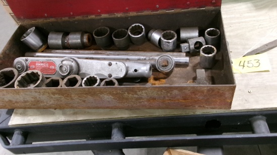 3/4" AMMCO TORQUE WRENCH, RACHET, EXTS. & 1 5/16"-2 1/2" SOCKETS