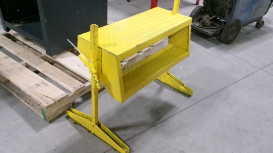 HEAVY DUTY ADJUSTABLE STEPS