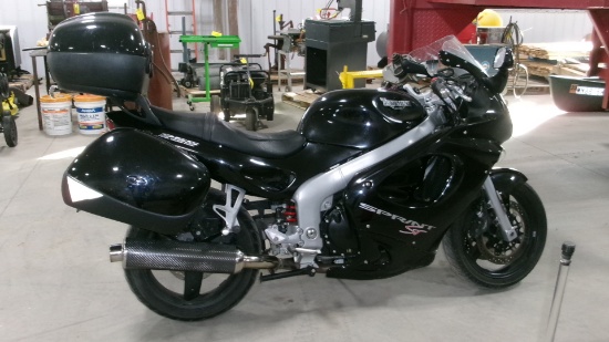 1999 TRIUMPH SPRINT 955i MOTORCYCLE, hand warmers, extra cover, 28,609 miles, hard saddle  &