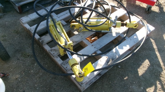 2-3 1/2" x 8" HYDRAULIC CYLINDERS  w / hoses