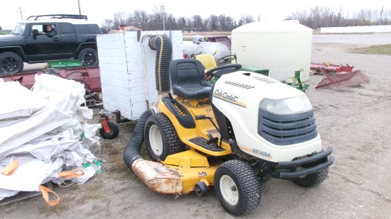 54" CUB CADET GT1554 w/ HMDE. Honda 4 H.P. LEAF CART