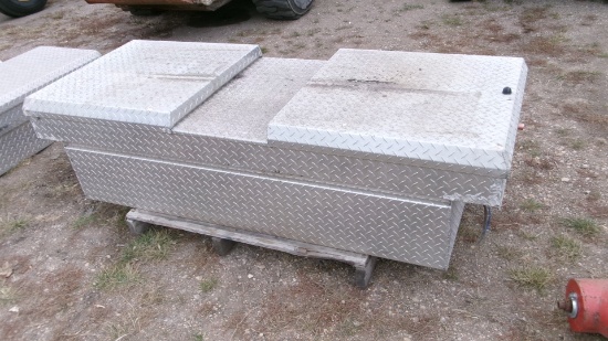 LARGE CROSS MOUNT ALUMINUM PICK UP TOOL BOX