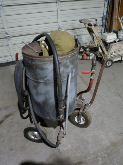 30 GALLON SAND BLASTER, located in Hallock, Mn.,  PH.- 843-1023