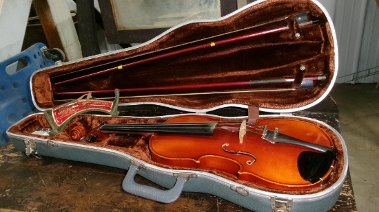DANELA WILLIAM LEWIS & SON SIZE 4/4 VIOLIN, made in Germany, 23.5" long, +