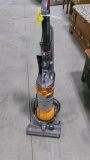 DYSEN DC 25 FLOOR  VACUUM