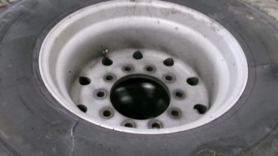 2-445 / 50 R / 22.5 VIRGIN SUPER SINGLES ON ALUMINUM PILOTS
