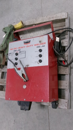 AC DC ARC WELDER 295 & 250 AMP. ARC WELDER