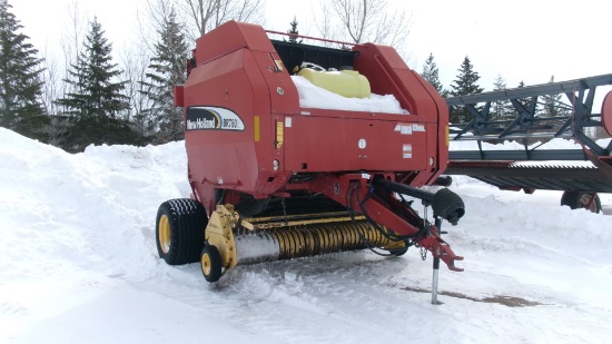 NEW HOLLAND BR 780A ROUND BALER w /  NEW HOLLAND AUTO WRAP MONITOR & BALER MOISTURE MONITOR,