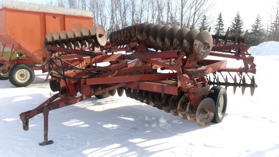 24' IHC 480 DISK, 7" spacing