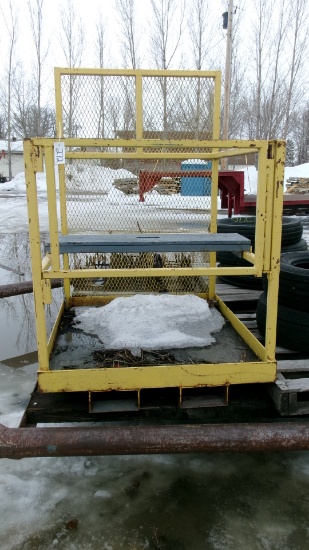 42" X 48" FORKLIFT MAN LIFT