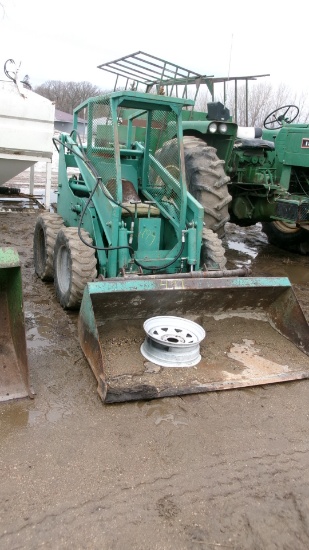 HYDRA MAC 8 B SKID LOADER w/ 5' bucket & 36" pallet fork attach.  Kohler Command 20 gas,