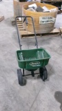 LAWN FERTILIZER SPREADER