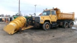 1997 FORD TWIN SCREW GRAVEL/ SNOW PLOW TRUCK, Cat 3406, Eaton Fuller 13 spd., 10K frt. axle,