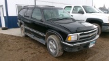 1996 CHEV. BLAZER 4 X 4, low miles, ph. Perry @ 686 7366