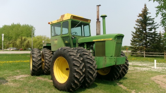 JOHN DEERE 7020 4WD, 2 REMOTES, 1000 PTO, 18.4 X 34" (9 bolt hub duals, shows 8,400 hrs.,