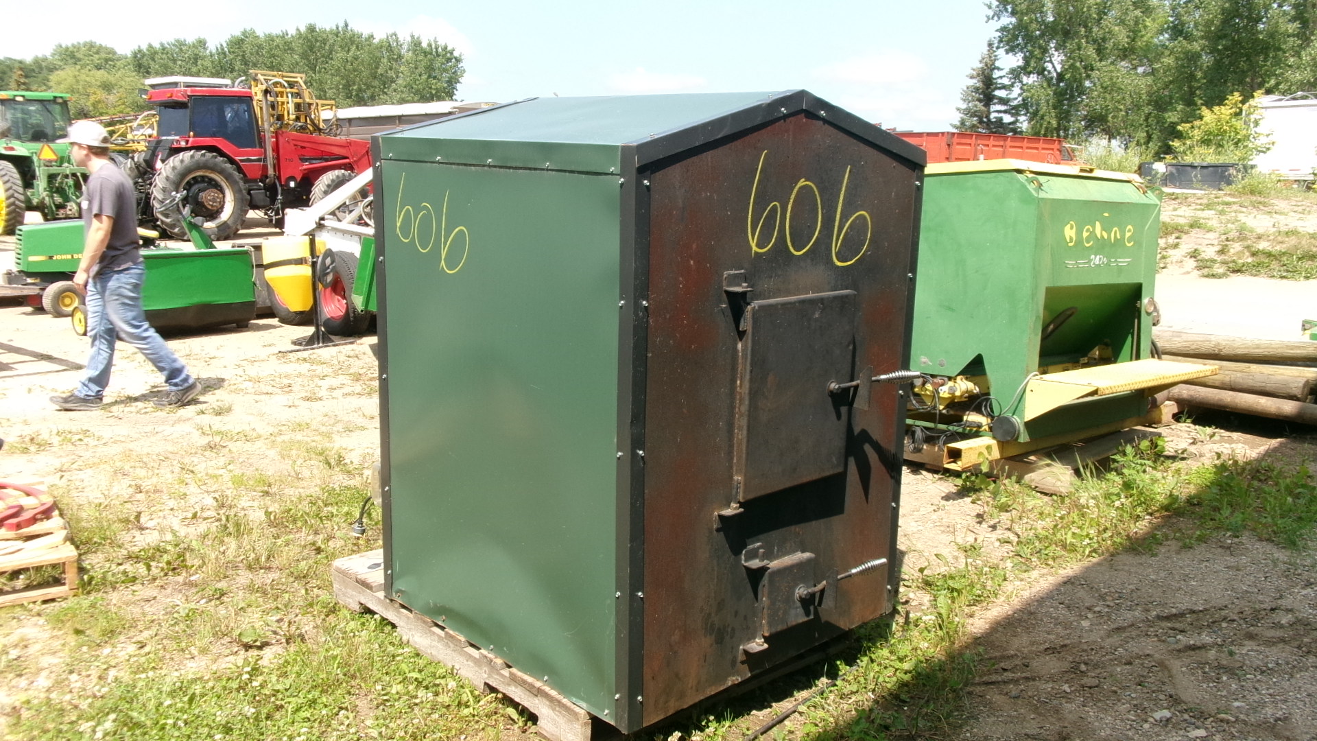 HOPSCO # 928 OUTDOOR FORCED AIR WOOD FURNACE, PH. | Proxibid
