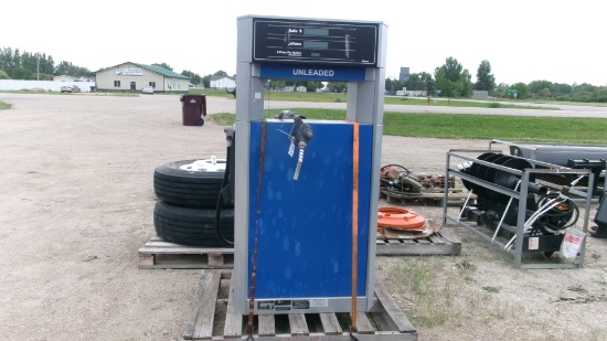 WAYNE G 7200 UPRIGHT COMMERCIAL GAS PUMP, (remote changes the price per gallon) hardly used, +