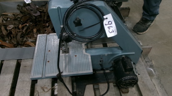1/ 5  H.P. DELTA BENCH MODEL  BAND SAW