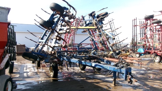 51' JET BLUE LAND WALKER NH3 APPLICATOR, Continental nitralator, walking tandems, guage wheels,