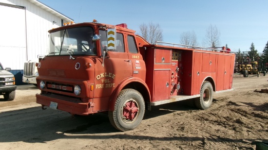 1979 GMC FIRE TRUCK, 427 gas, 2 & 4th gear out, bad starter, new battery, good rubber, pump works,+