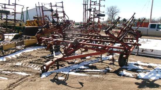20' IHC VIBRASHANK FIELD CULTIVATOR