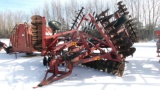 24' CASE IH 496 TANDEM DISK, 3 bar IHC 3 bar harrow, 4-new main frame tires, 9