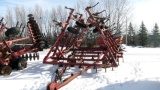 30' CASE IH 4600 FIELD CULTIVATOR, wing singles, 3 bar harrow