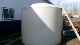 2500 GALLON POLY WATER TANK, small crack  (strap wear spot) at  top, no lid
