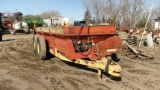 NEW HOLLAND S676 TANDEM AXLE MANURE SPEADER, 2 beater, hyd. Shift apron, 540 pto, +