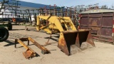 KOYKER LOADER w / 06 SERIES IHC MOUNTS, 7' bucket, 3 spear hay fork