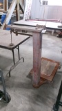 HACKETT PLATFORM SCALE w / 1100 # weights