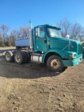 2003 IHC 9100 DAY CAB SEMI, Cummins ism, 10 spd., spring susp., needs dash bracket replaced+