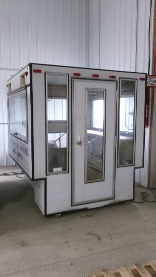 6' AUCTION TOPPER w /  complete PA system