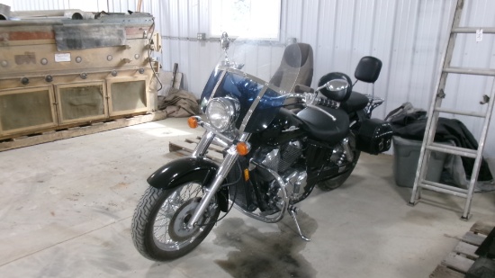 1999 HONDA SHADOW "ACE" 750 M0T0RCYCLE, cover, crash bars & covers, pegs, Kuryakym grips,