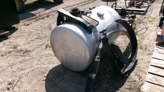 100 GALLON FREIGHTLINER AL. SADDLE TANK
